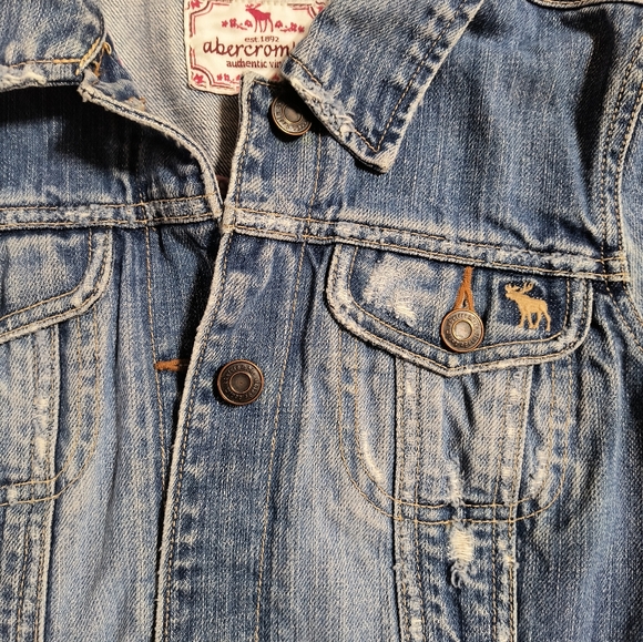 Abercrombie Vintage distressed blue jean denim jacket, size junior large - Picture 5 of 10